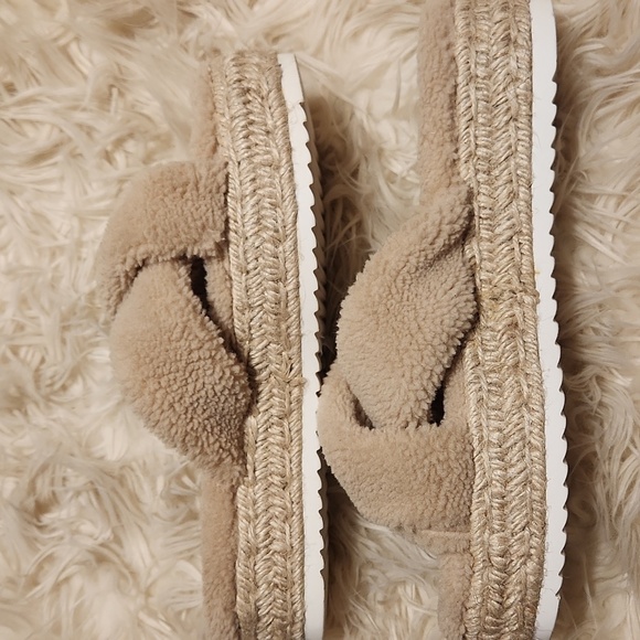 GBG LOS ANGELES -PLATFORM SANDALS SIZE 8 - Picture 2 of 4